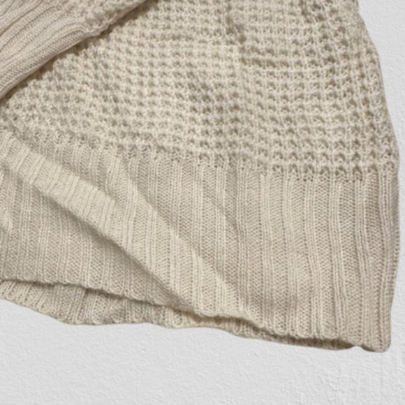 White Oversized V Neck Waffle Sweater 4262 NWT Boutique - Picture 6 of 9